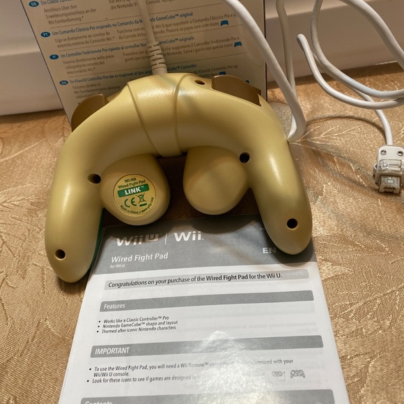 ZELDA Wii U Wired Fight Pad pre-owned very little use. - Picture 5 of 7